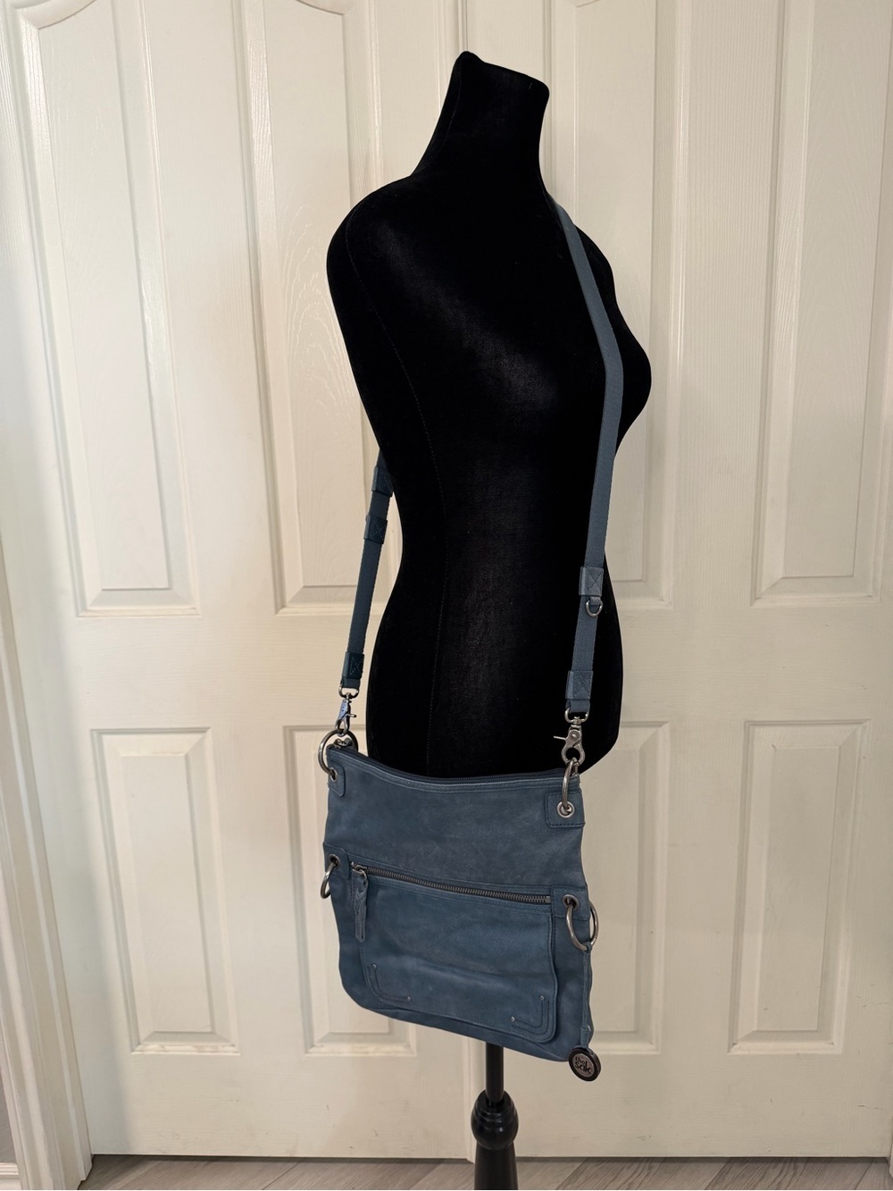 The Sak Leather Blue Crossbody Bag Purse Wear Multiple Ways Boho Travel Y2K - Picture 7 of 16